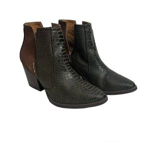 Laura Marano Slip-in Heeled Ankle Bootie Size Women's US 7.5 Snake Print